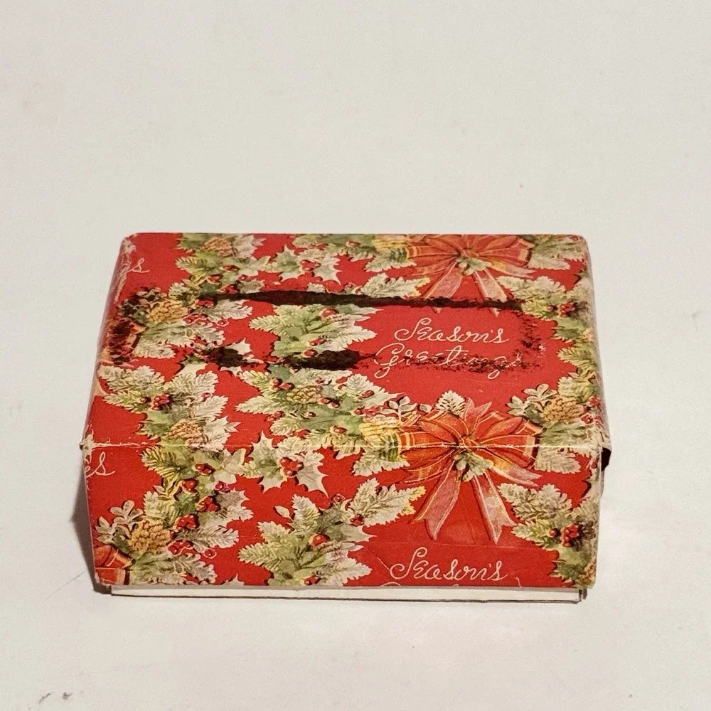 Vintage Lefton‎ Porcelain Christmas Tree Trinket Box Cardinal Design w Gold Trim